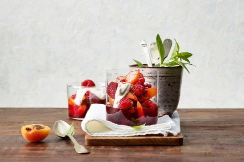 fruchtsalat-mit-limettensirup-und-zitronenverbene-rezept-wildeisen